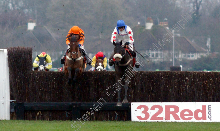 Clan-Des-Obeaux-0003 
 CLAN DES OBEAUX (Harry Cobden) beats THISTLECRACK (orange) in The 32Red King George VI Chase
Kempton 26 Dec 2018 - Pic Steven Cargill / Racingfotos.com