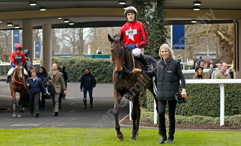 Rathlin-Rose-0011 
 RATHLIN ROSE (Tom Scudamore) after The Grandnational.fans Veterans Handicap Chase Ascot 25 Mar 2018 - Pic Steven Cargill / Racingfotos.com