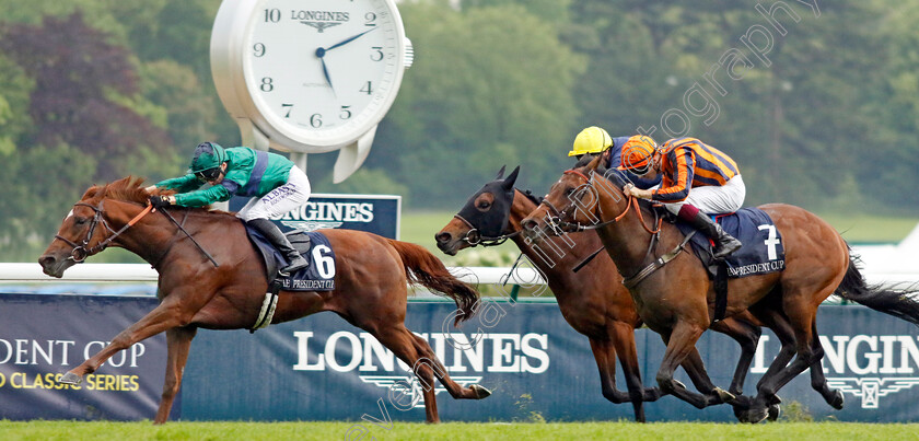 Metropolitan-0005 
 METROPOLITAN (A Pouchin) beats DANCING GEMINI (right) in The Emirates Poule d'Essai des Poulains
Longchamp 12 May 2024 - Pic Steven Cargill / Racingfotos.com