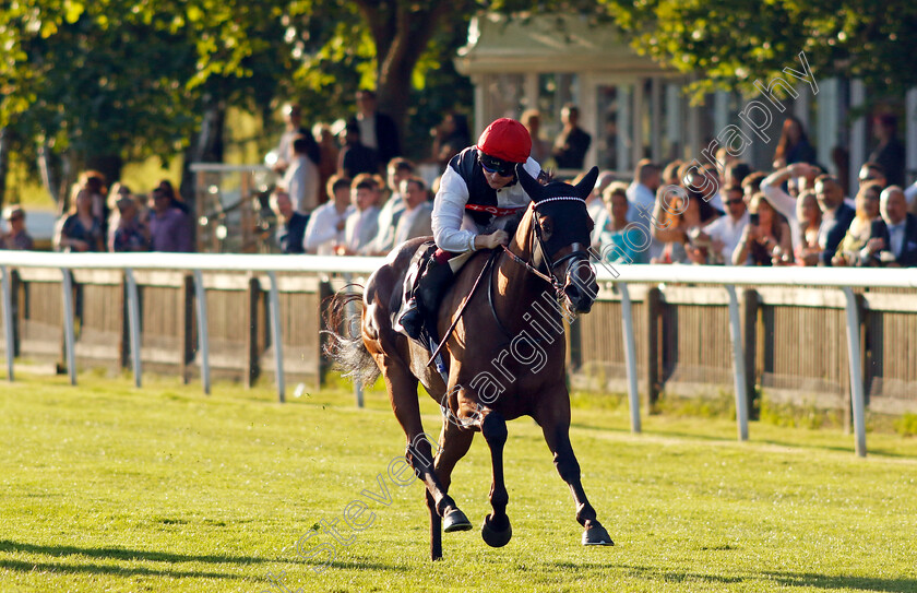 Lou-Lou s-Gift-0004 
 LOU LOU'S GIFT (Cieren Fallon) wins The Fizz Cup Classic Handicap
Newmarket 28 Jun 2024 - Pic Steven Cargill / Racingfotos.com