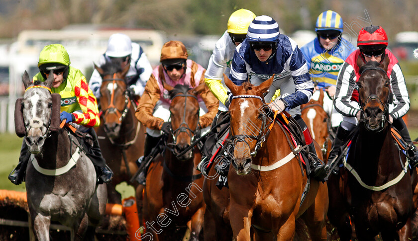 Good-Risk-At-All-0001 
 GOOD RISK AT ALL (Sam Twiston-Davies)
Aintree 9 Apr 2022 - Pic Steven Cargill / Racingfotos.com