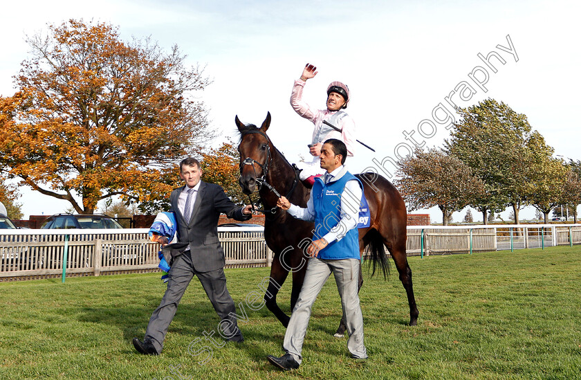 Too-Darn-Hot-0017 
 TOO DARN HOT (Frankie Dettori) after The Darley Dewhurst Stakes
Newmarket 13 Oct 2018 - Pic Steven Cargill / Racingfotos.com