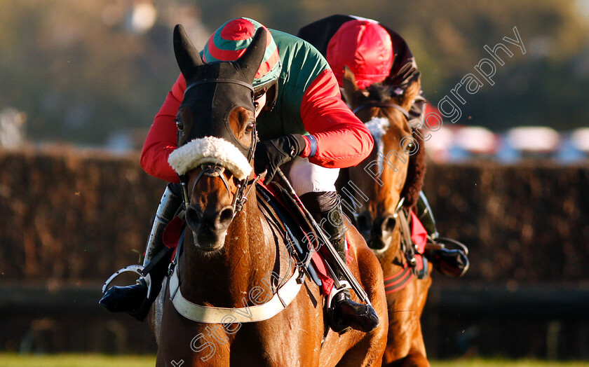 Elkstone-0007 
 ELKSTONE (James Bowen) wins The Matchbook Casino Handicap Chase
Kempton 21 Oct 2018 - Pic Steven Cargill / Racingfotos.com