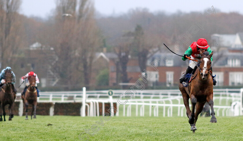 Henri-The-Second-0006 
 HENRI THE SECOND (Freddie Gingell) wins The Pertemps Network Handicap Hurdle
Sandown 7 Dec 2024 - Pic Steven Cargill / Racingfotos.com