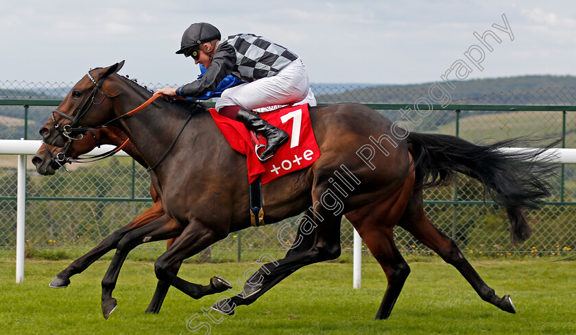 Lavender s-Blue-0006 
 LAVENDER'S BLUE (Rob Hornby) beats BENBATL (left) in The Tote Celebration Mile
Goodwood 28 Aug 2021 - Pic Steven Cargill / Racingfotos.com