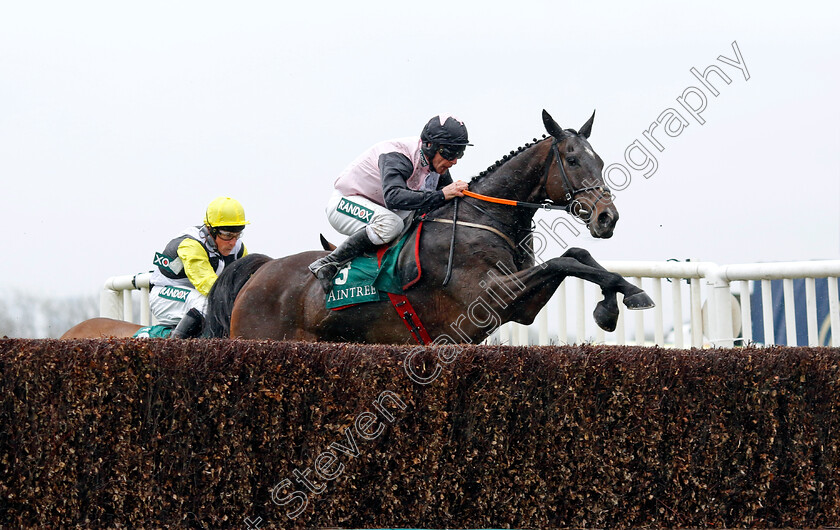 Gerri-Colombe-0001 
 GERRI COLOMBE (Davy Russell) wins The Air Charter Service Mildmay Novices Chase
Aintree 14 Apr 2023 - Pic Steven Cargill / Racingfotos.com