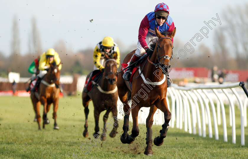 La-Bague-Au-Roi-0009 
 LA BAGUE AU ROI (Richard Johnson) wins The Ladbrokes Novices Chase
Newbury 30 Nov 2018 - Pic Steven Cargill / Racingfotos.com