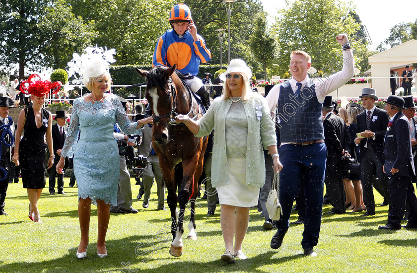 Magic-Wand-0010 
 MAGIC WAND (Ryan Moore) with Gay Smith and Sue Magnier after The Ribblesdale Stakes
Royal Ascot 21 Jun 2018 - Pic Steven Cargill / Racingfotos.com