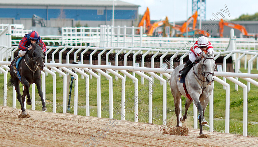 Duca-Di-Como-0005 
 DUCA DI COMO (Elione Chaves) wins The Tattersalls Nickes Minneslopning
Bro Park, Sweden 18 Sep 2022 - Pic Steven Cargill / Racingfotos.com