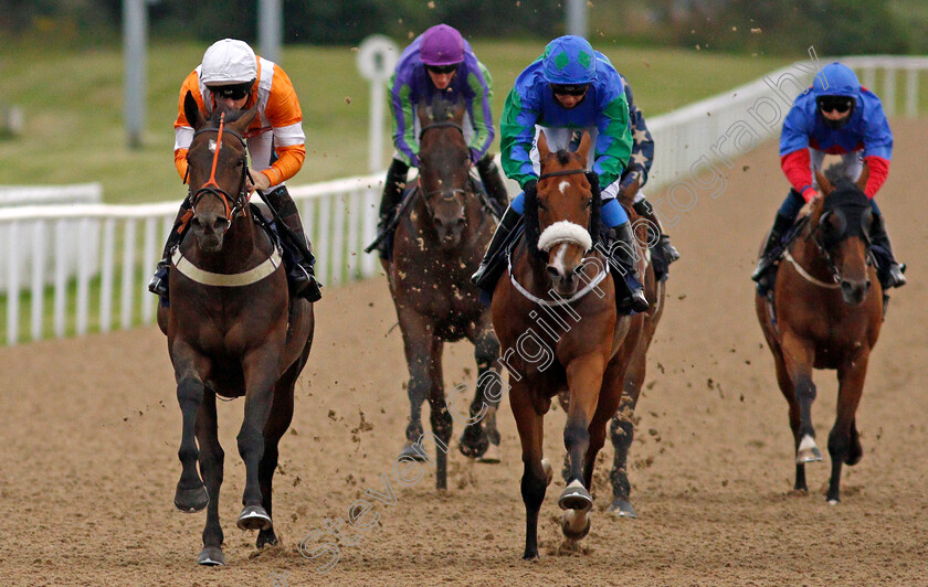 Waqaas-0004 
 WAQAAS (left, Stevie Donohoe) beats VIVACIOUS SPIRIT (2nd right) in The Follow At The Races On Twitter Handicap 
Wolverhampton 31 Jul 2020 - Pic Steven Cargill / Racingfotos.com