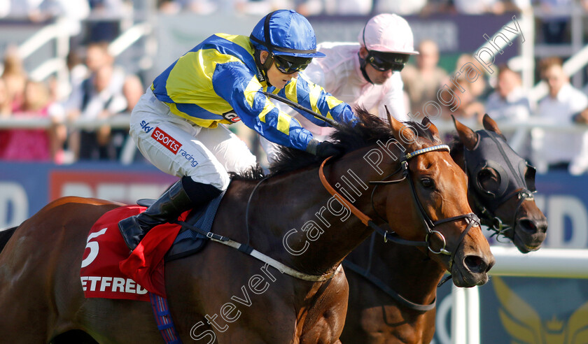 Trueshan-0005 
 TRUESHAN (Hollie Doyle) wins The Betfred Doncaster Cup
Doncaster 15 Sep 2023 - Pic Steven Cargill / Racingfotos.com