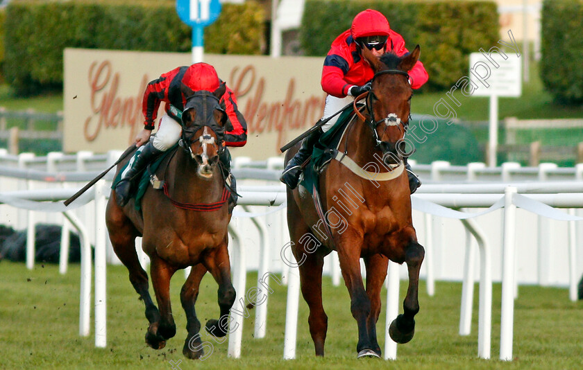 Robinsfirth-0002 
 ROBINSFIRTH (Robbie Power) beats SHANROE SANTOS (left) in The Unicoin Group Handicap Chase Cheltenham 15 Dec 2017 - Pic Steven Cargill / Racingfotos.com