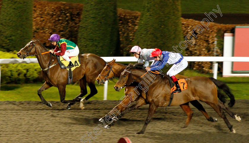 La-Maquina-0003 
 LA MAQUINA (Nicola Currie) beats IN THE RED (right) and THE LAMPLIGHTER (centre) in The Matchbook VIP Handicap
Kempton 6 Mar 2019 - Pic Steven Cargill / Racingfotos.com