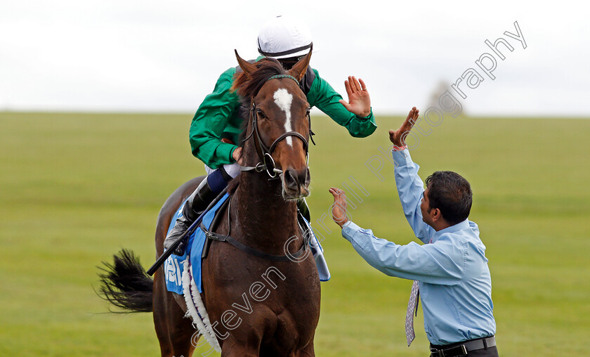 Limato-0012 
 LIMATO (Harry Bentley) after The Godolphin Stud And Stable Staff Awards Challenge Stakes Newmarket 13 Oct 2017 - Pic Steven Cargill / Racingfotos.com