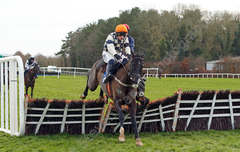 Kappy-Jy-Pyke-0002 
 KAPPA JY PYKE (Paul Townend) wins The Sky Bet Maiden Hurdle
Punchestown 12 Jan 2025 - Pic Steven Cargill / Racingfotos.com