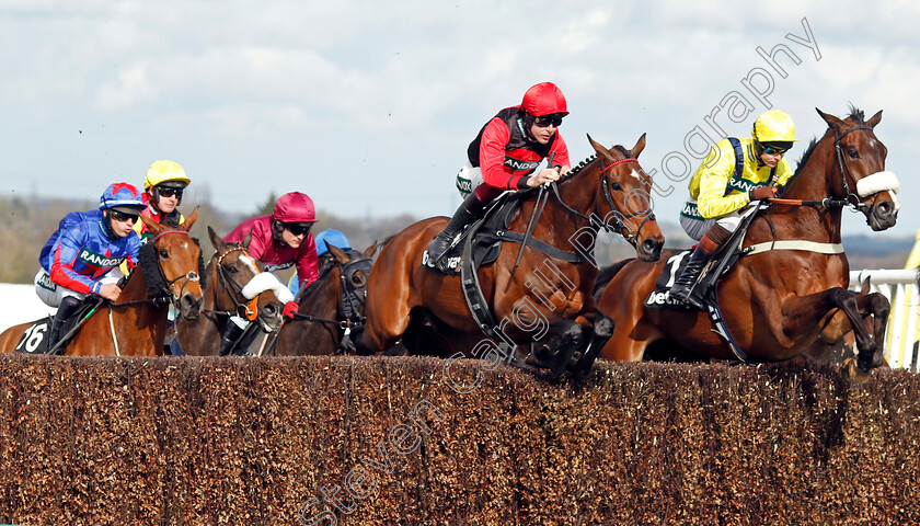 Sam-Brown-0004 
 SAM BROWN (centre, Aidan Coleman) beats KILLER KANE (right) in The Betway Handicap Chase
Aintree 9 Apr 2022 - Pic Steven Cargill / Racingfotos.com