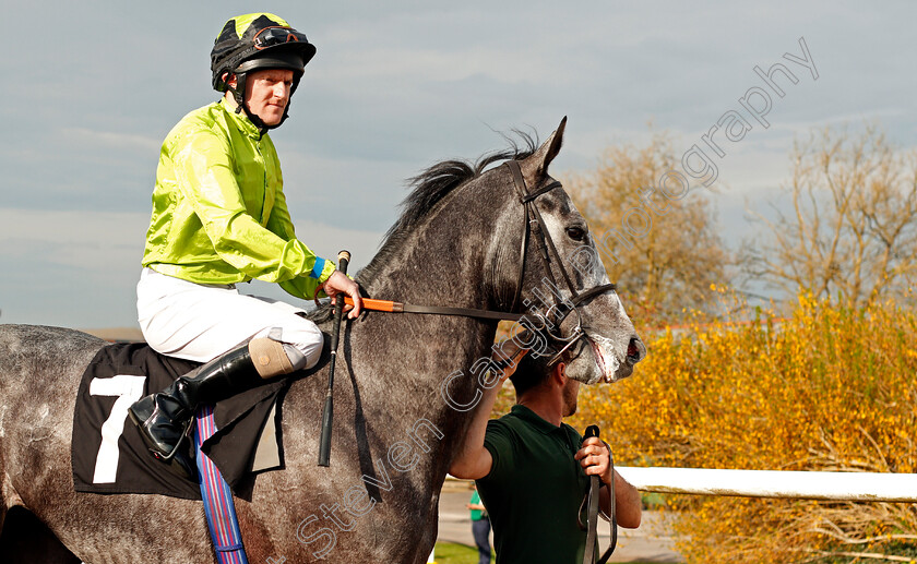 Buzz-0001 
 BUZZ (Liam Keniry) Newbury 21 Apr 2018 - Pic Steven Cargill / Racingfotos.com