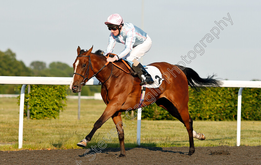 Hotsy-Totsy-0005 
 HOTSY TOTSY (Liam Keniry) wins The 32Red Casino Novice Median Auction Stakes
Kempton 22 May 2019 - Pic Steven Cargill / Racingfotos.com