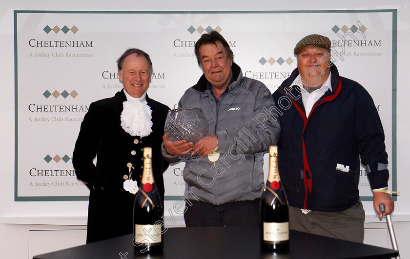 Crooks-Peak-0005 
 Presentation for The High Sheriff Of Gloucestershire's Standard Open National Hunt Flat Race Cheltenham 19 Nov 2017 - Pic Steven Cargill / Racingfotos.com