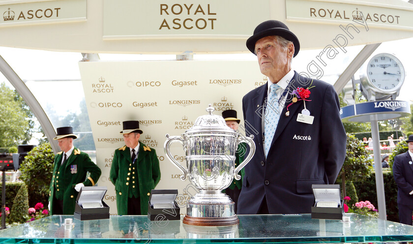 Trophies-for-The-Hampton-Court-Stakes 
 Trophies for The Hampton Court Stakes 
Royal Ascot 21 Jun 2018 - Pic Steven Cargill / Racingfotos.com