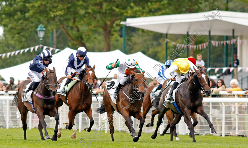 La-Samana-0007 
 LA SAMANA (right, Maxime Guyon) beats SHAMROCK BREEZE (centre) and MAW LAM (left) in The Prix de la Vallee d'Auge
Deauville 3 Aug 2024 - Pic Steven Cargill / Racingfotos.com