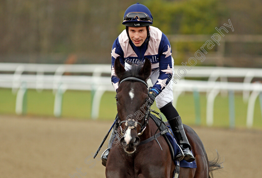 Bobby-K-0001 
 BOBBY K (Ryan Powell) Lingfield 6 Jan 2018 - Pic Steven Cargill / Racingfotos.com