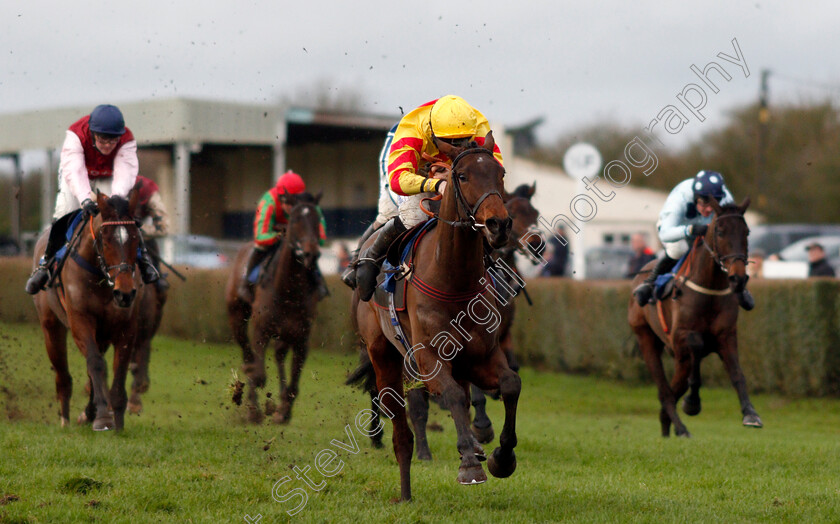 Runswick-Bay-0002 
 RUNSWICK BAY (Ben Jones) wins The Towergate Caravan Insurance Standard Open National Hunt Flat Race
Wincanton 30 Jan 2020 - Pic Steven Cargill / Racingfotos.com