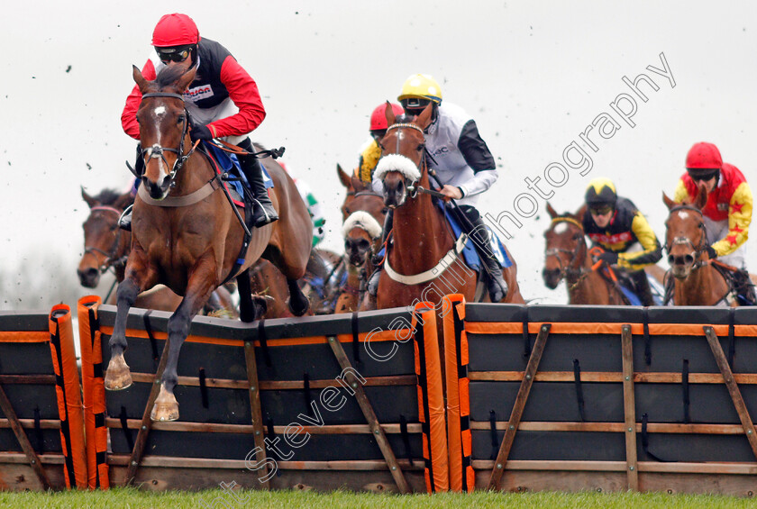 Cill-Anna-0001 
 CILL ANNA (Harry Cobden) wins The Molson Coors EBF Mares National Hunt Novices Hurdle
Wincanton 30 Jan 2020 - Pic Steven Cargill / Racingfotos.com