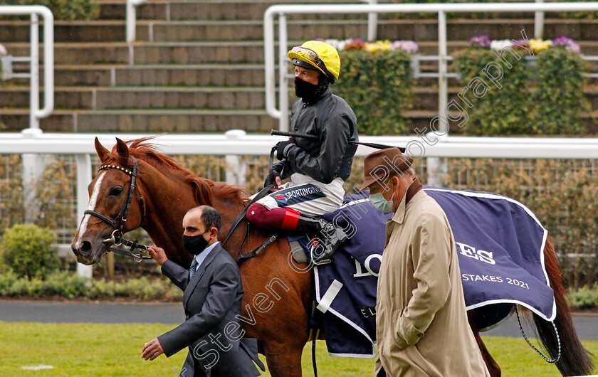 Stradivarius-0013 
 STRADIVARIUS (Frankie Dettori) with John Gosden after The Longines Sagaro Stakes
Ascot 28 Apr 2021 - Pic Steven Cargill / Racingfotos.com