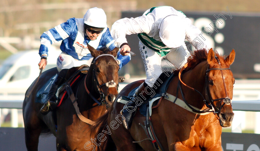 Baron-Alco-0004 
 BARON ALCO (Jamie Moore) wins The BetVictor Gold Cup
Cheltenham 17 Nov 2018 - Pic Steven Cargill / Racingfotos.com