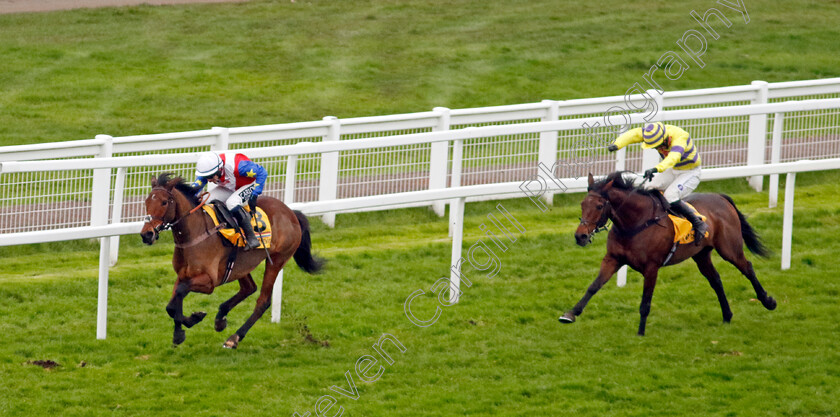 Love-Envoi-0003 
 LOVE ENVOI (Jonathan Burke) wins The Betfair Daily Rewards Handicap Hurdle
Sandown 3 Dec 2022 - Pic Steven Cargill / Racingfotos.com