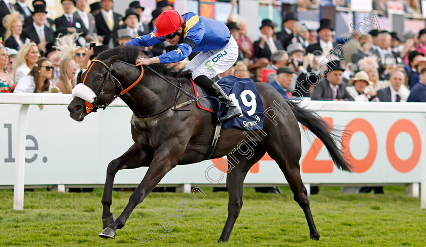 Tees-Spirit-0004 
 TEES SPIRIT (Barry McHugh) wins The Simpex Express Dash Handicap
Epsom 4 Jun 2022 - Pic Steven Cargill / Racingfotos.com