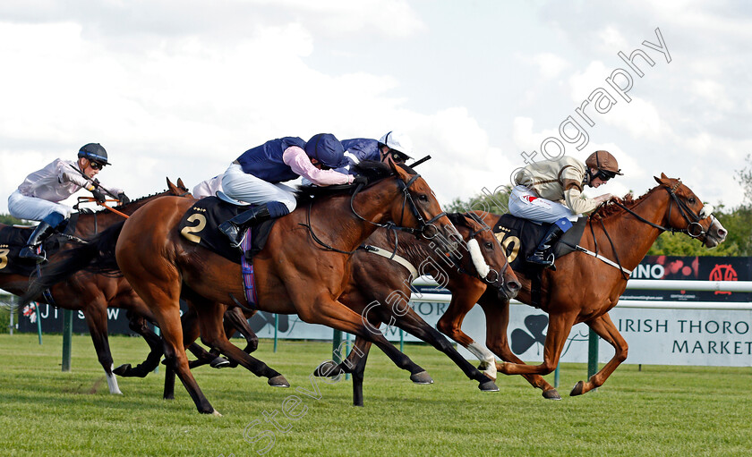 Don t-Joke-0003 
 DON'T JOKE (Aiden Brookes) beats PARIKARMA (left) in The muktubs.co.uk Apprentice Handicap
Nottingham 10 Aug 2021 - Pic Steven Cargill / Racingfotos.com