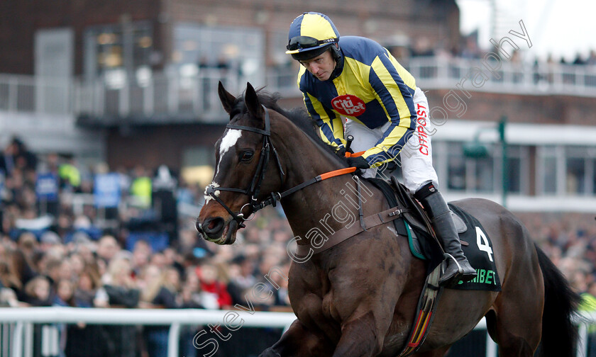 If-The-Cap-Fits-0002 
 IF THE CAP FITS (Noel Fehily) 
Kempton 26 Dec 2018 - Pic Steven Cargill / Racingfotos.com