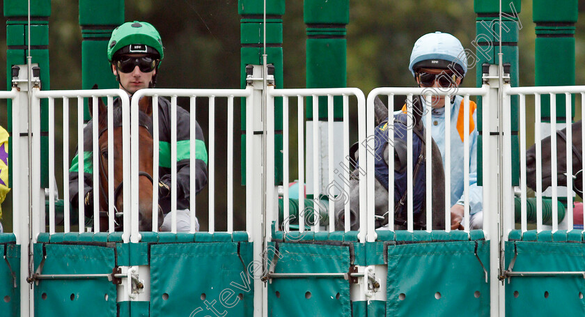 Murphy-and-Buick 
 Oisin Murphy and William Buick in the stalls before the Kier Construction Handicap
Nottingham 13 Oct 2021 - Pic Steven Cargill / Racingfotos.com