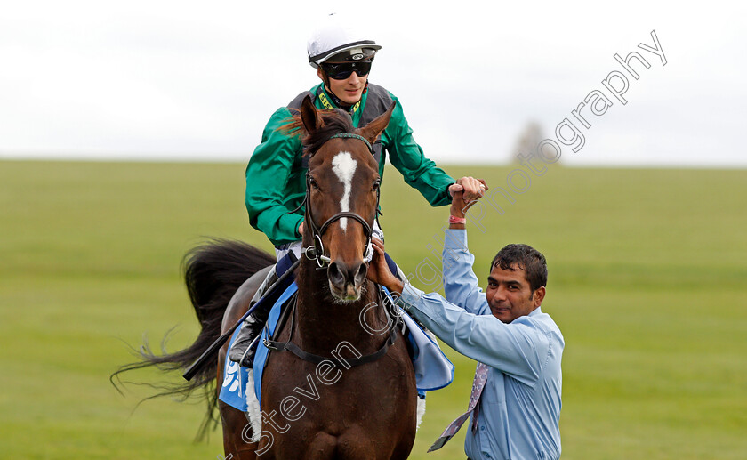 Limato-0014 
 LIMATO (Harry Bentley) after The Godolphin Stud And Stable Staff Awards Challenge Stakes Newmarket 13 Oct 2017 - Pic Steven Cargill / Racingfotos.com