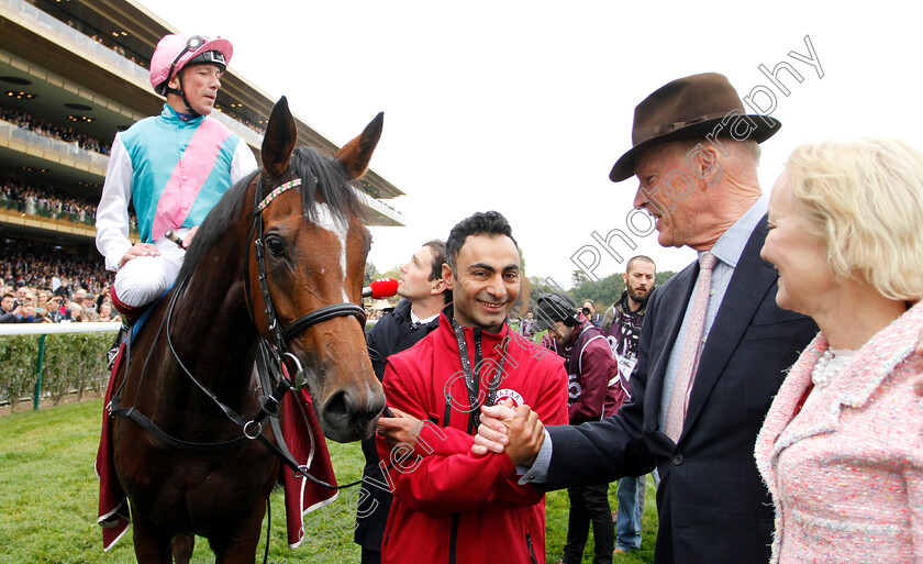 Enable-0023 
 ENABLE (Frankie Dettori) with John Gosden after The Qatar Prix De L'Arc De Triomphe
Longchamp 7 Oct 2018 - Pic Steven Cargill / Racingfotos.com