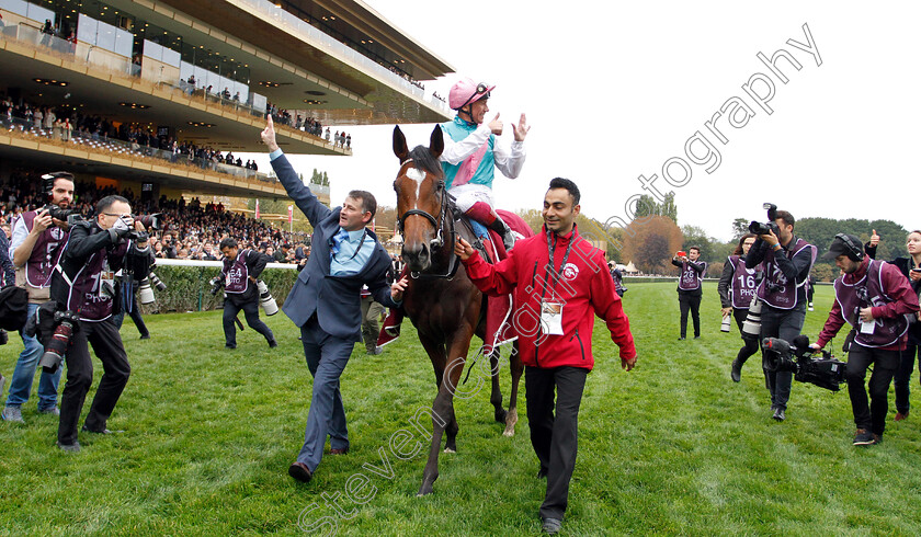 Enable-0021 
 ENABLE (Frankie Dettori) after The Qatar Prix De L'Arc De Triomphe
Longchamp 7 Oct 2018 - Pic Steven Cargill / Racingfotos.com