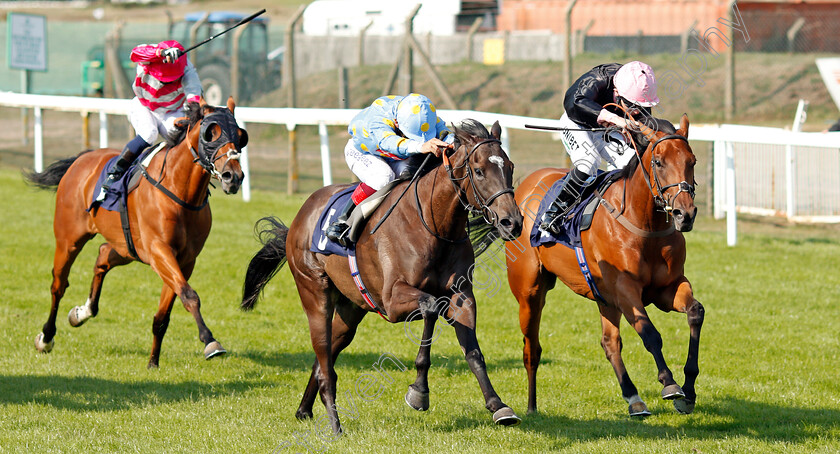 Dashing-Roger-0001 
 DASHING ROGER (centre, Marco Ghiani) beats FOLK DANCE (right) in The Sky Sports Racing HD Virgin 535 Handicap
Yarmouth 22 Jul 2020 - Pic Steven Cargill / Racingfotos.com