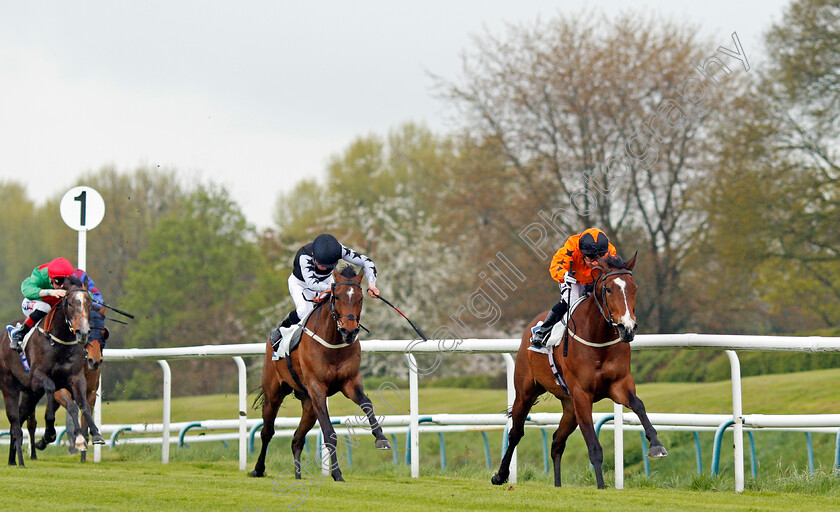 Bahamian-Dollar-0002 
 BAHAMIAN DOLLAR (Silvestre De Sousa) beats BERBARDO O'REILLY (centre) in The Totescoop6 Play Today Handicap Leicester 28 Apr 2018 - Pic Steven Cargill / Racingfotos.com