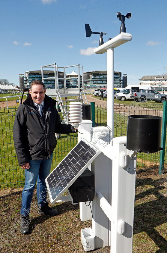 TurfTrax-0002 
 Mike Maher with weather station
Aintree 8 Apr 2022 - Pic Steven Cargill / Racingfotos.com