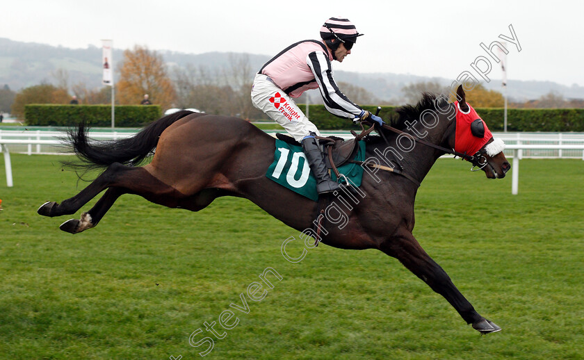 Jacbequick-0001 
 JACBEQUICK (Tom Scudamore)
Cheltenham 16 Nov 2018 - Pic Steven Cargill / Racingfotos.com