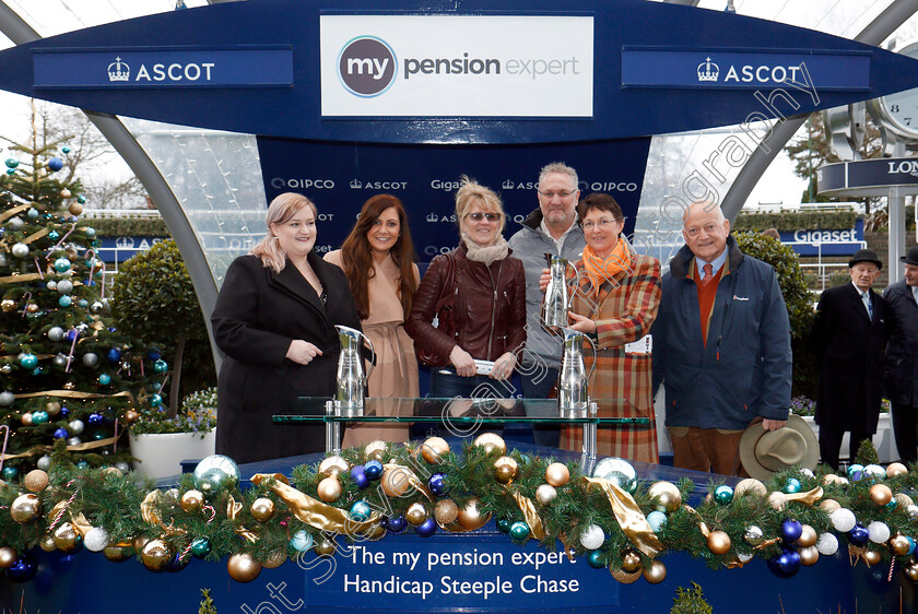 Mr-Medic-0008 
 Presentation for The My Pension Expert Handicap Chase Ascot 23 Dec 2017 - Pic Steven Cargill / Racingfotos.com