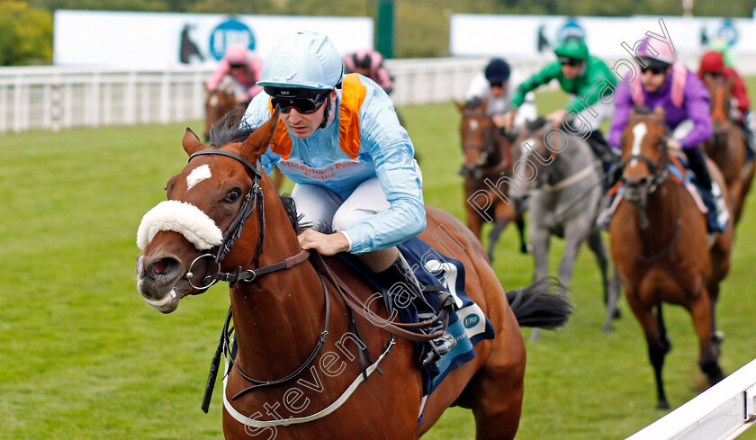 The-Platinum-Queen-0003 
 THE PLATINUM QUEEN (Oisin Orr) wins The British EBF Alice Keppel Fillies Conditions Stakes
Goodwood 27 Jul 2022 - Pic Steven Cargill / Racingfotos.com