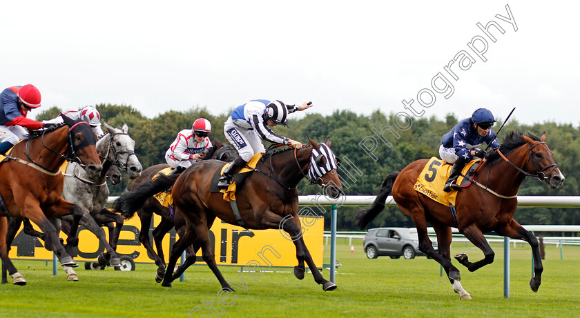 Island-Brave-0003 
 ISLAND BRAVE (right, Silvestre de Sousa) beats SEXTANT (left) in The Betfair Exchange Old Borough Cup 
Haydock 4 Sep 2021 - Pic Steven Cargill / Racingfotos.com