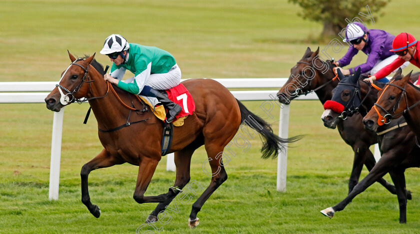 Pearl-Of-Windsor-0003 
 PEARL OF WINDSOR (Darragh Keenan) wins The British Stallion Studs EBF Maiden Stakes
Sandown 8 Aug 2024 - Pic Steven Cargill / Racingfotos.com