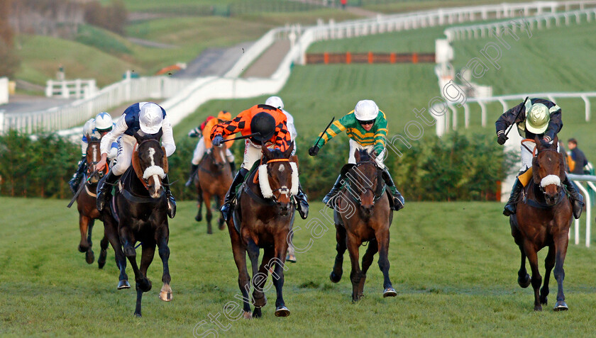 Kingswell-Theatre-0005 
 KINGSWELL THEATRE (2nd left, Tom Scudamore) beats VICOMTE DU SEUIL (left) and URGENT DE GREGAINE (right) in The Glenfarclas Cross Country Handicap Chase Cheltenham 17 Nov 2017 - Pic Steven Cargill / Racingfotos.com