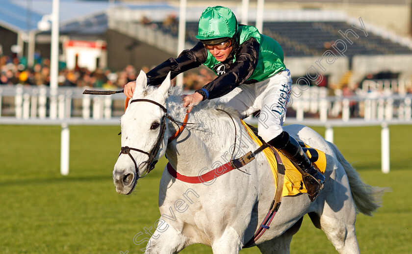 Commodore-0008 
 COMMODORE (Charlie Deutsch) wins The Betfair Handicap Chase
Cheltenham 10 Dec 2021 - Pic Steven Cargill / Racingfotos.com