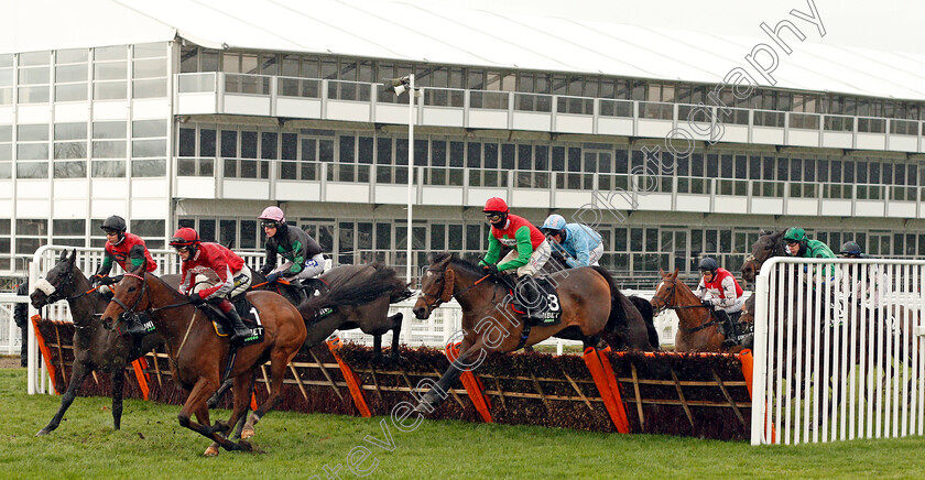 Sir-Psycho-0002 
 SIR PSYCHO (centre, Bryony Frost) during The Unibet Greatwood Handicap Hurdle
Cheltenham 15 Nov 2020 - Pic Steven Cargill / Racingfotos.com