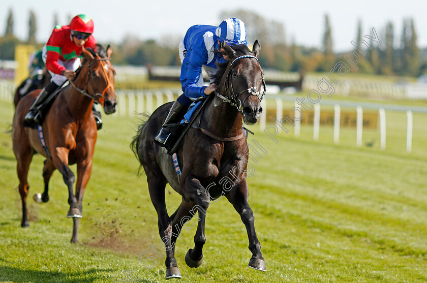 Emaraaty-0010 
 EMARAATY (Jim Crowley) wins The Wedgewood Estates EBF Novice Stakes Div2 Newbury 23 Sep 2017 - Pic Steven Cargill / Racingfotos.com